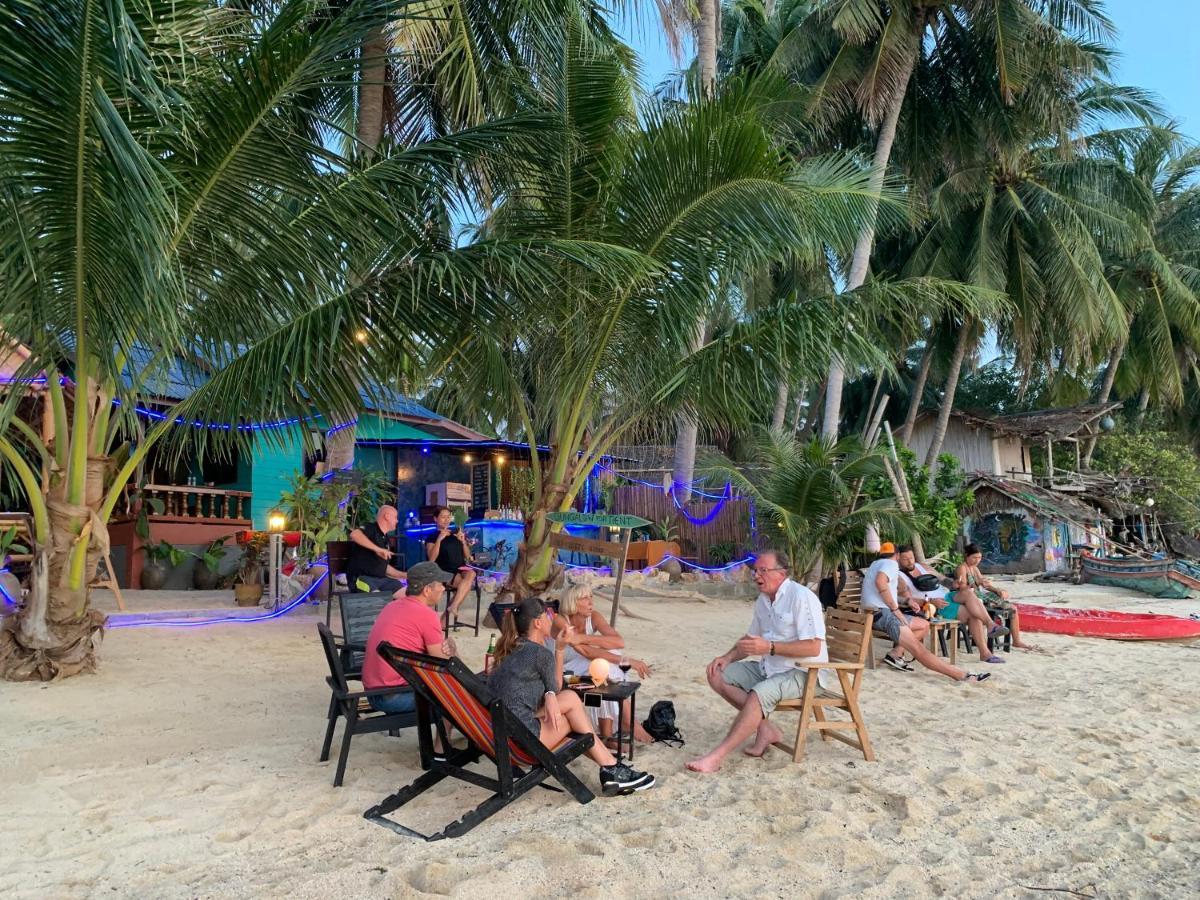 Free Concept Beach Resort Сритану Екстериор снимка